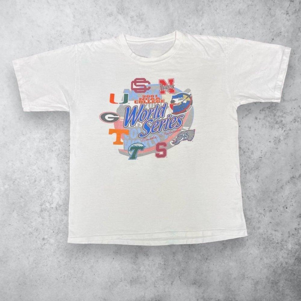 2001 College World Series Baseball Tee Shirt